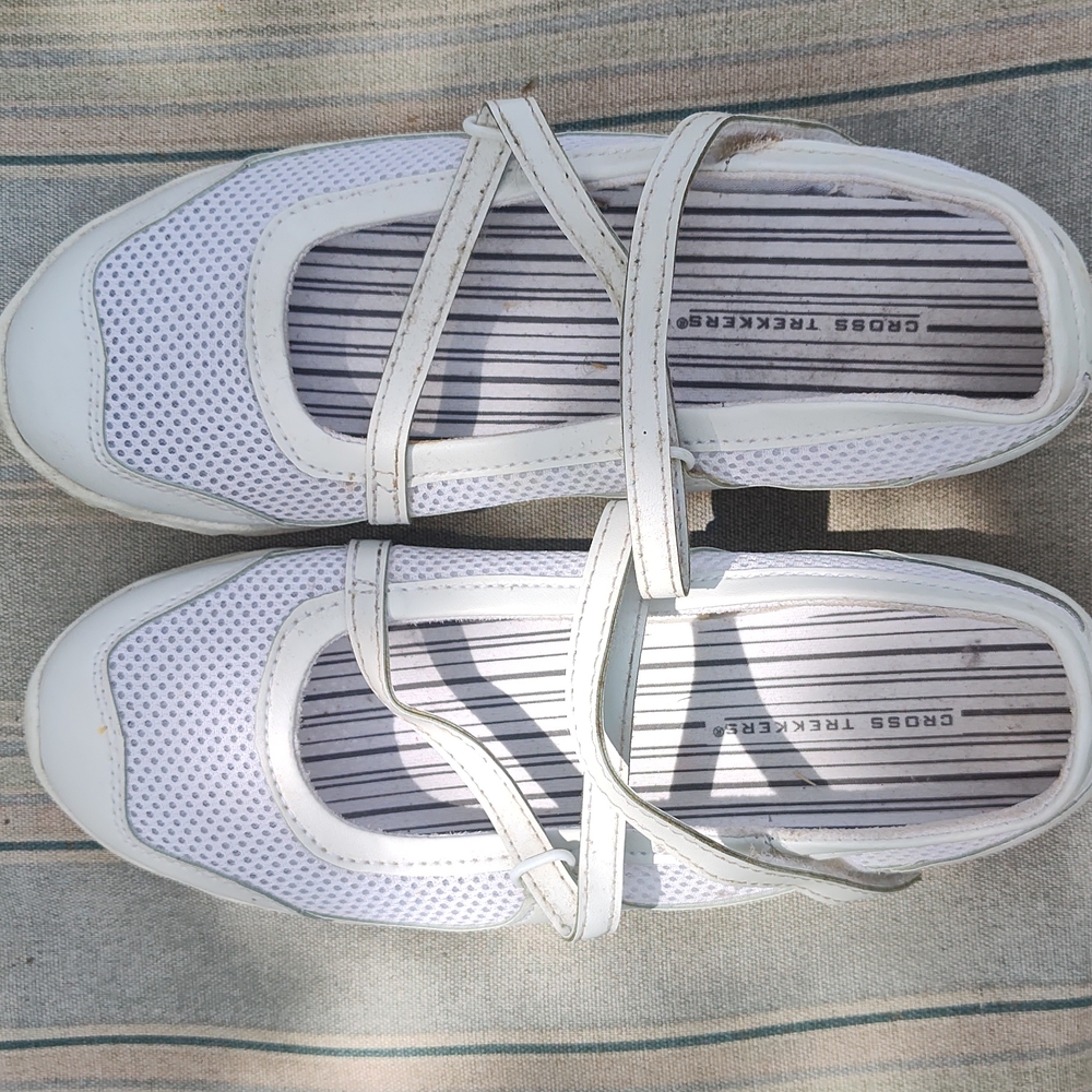 CROCS White Athletic Shoes with Breathable Design